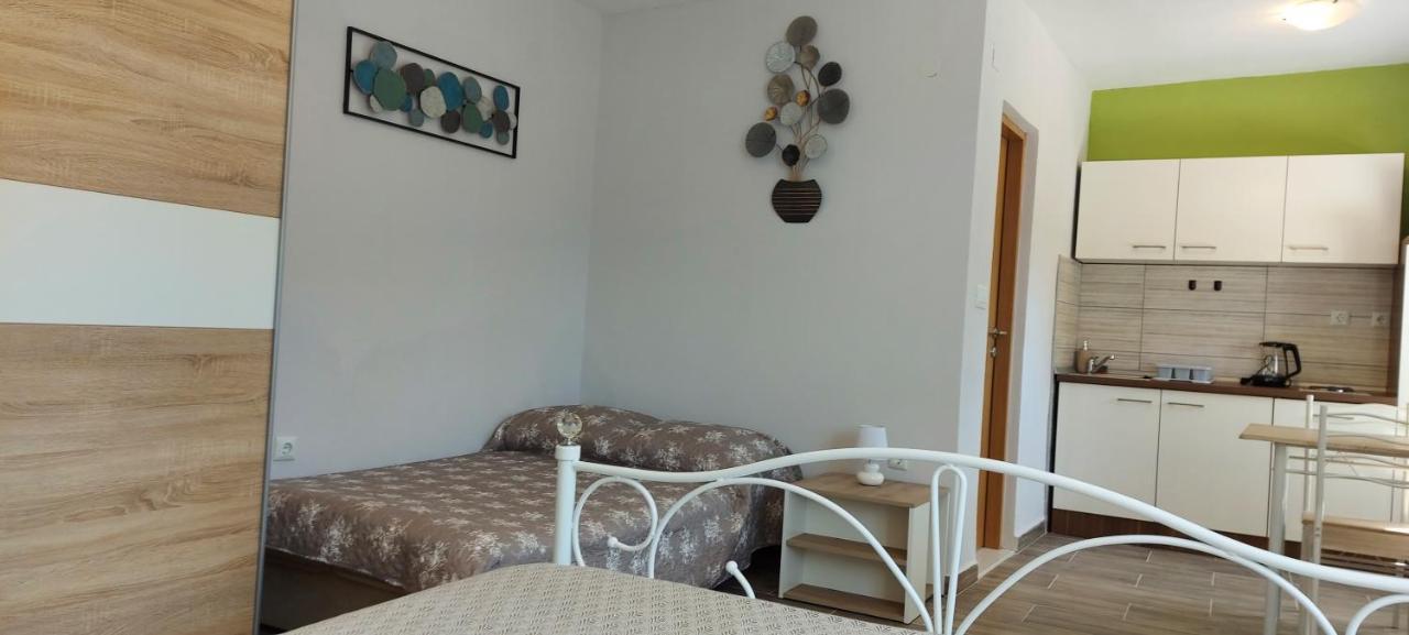 Studio Apartment Palmira Ližnjan Eksteriør bilde