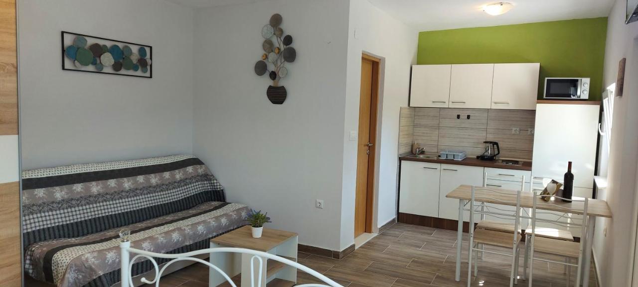 Studio Apartment Palmira Ližnjan Eksteriør bilde