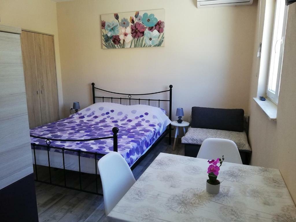 Studio Apartment Palmira Ližnjan Eksteriør bilde